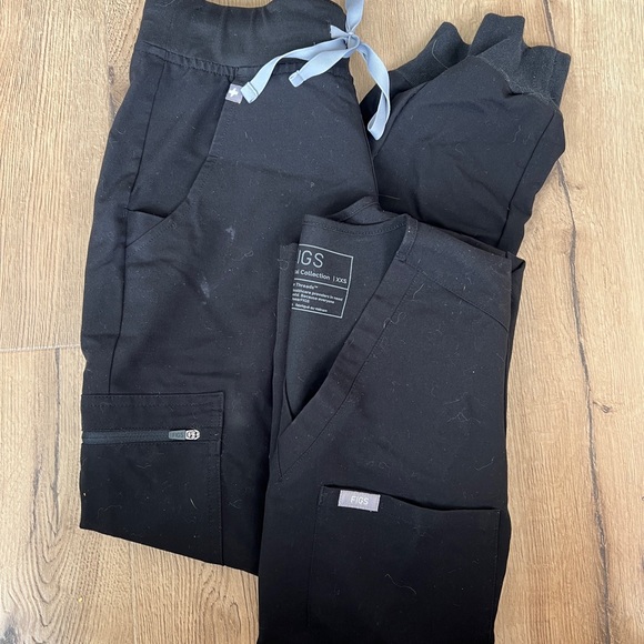 FIGS Scrubs - Picture 7 of 15
